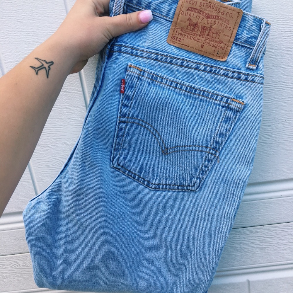 Women’s Levi’s - Picture 2 of 3